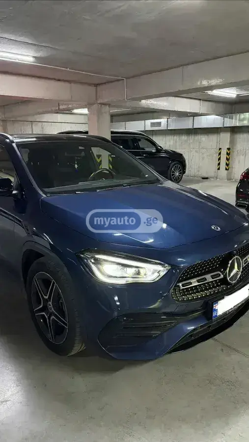 Mercedes-Benz GLA 200 2023 — photo 2