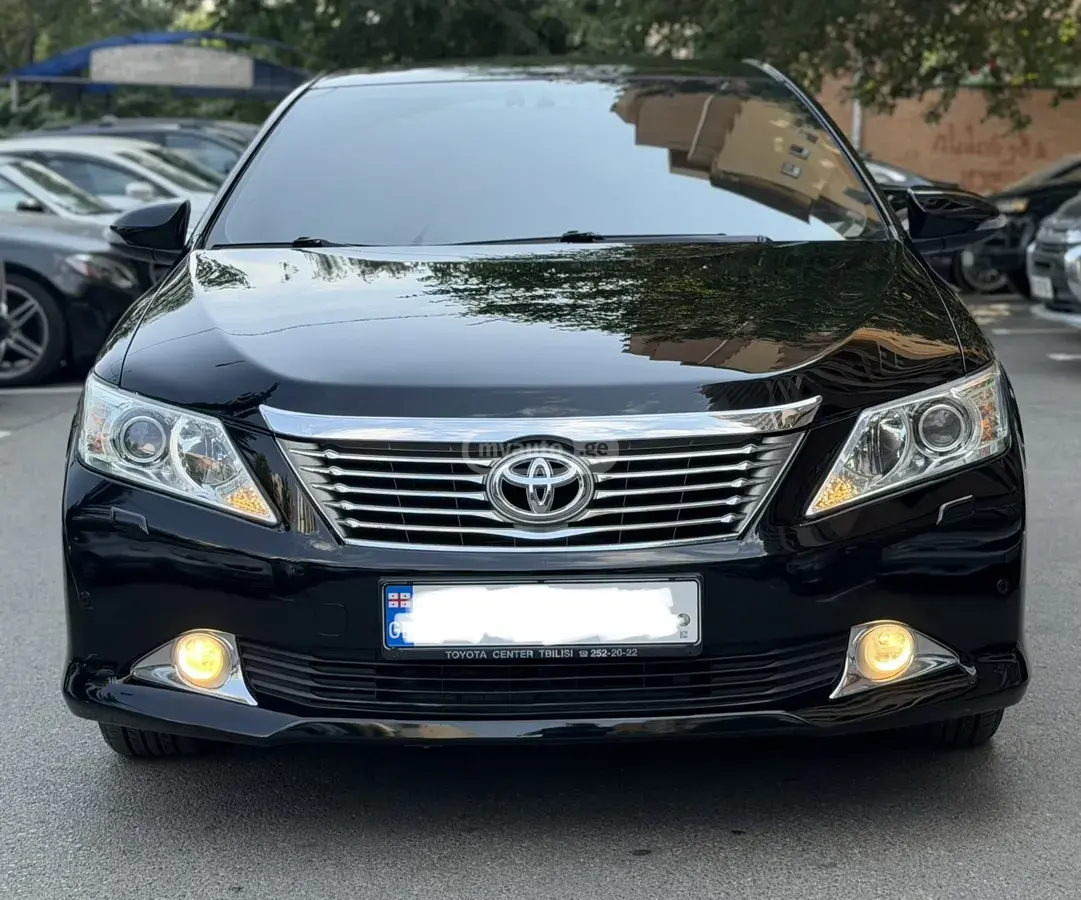 Toyota Camry 2012 — photo 2