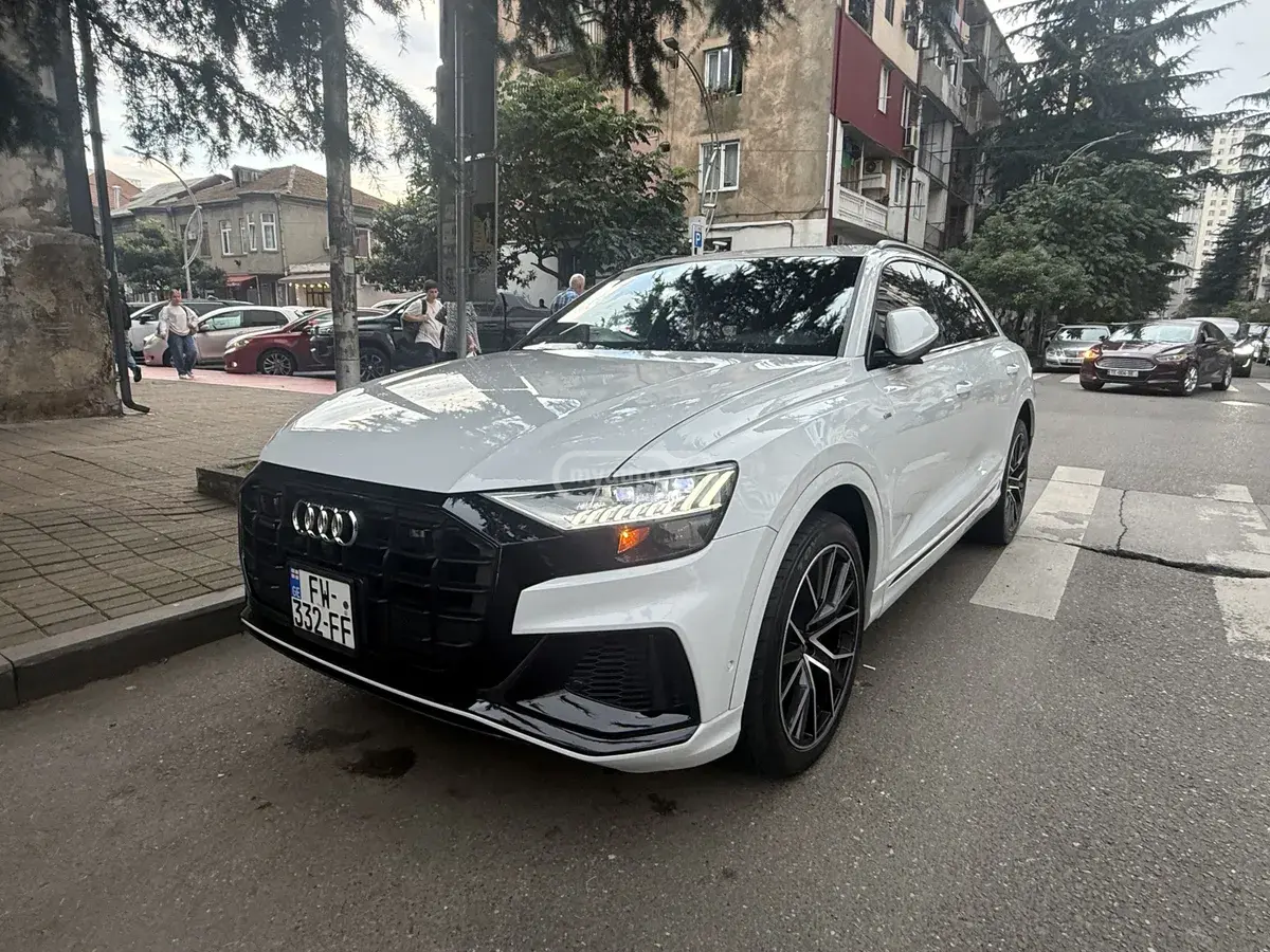 Audi Q8
