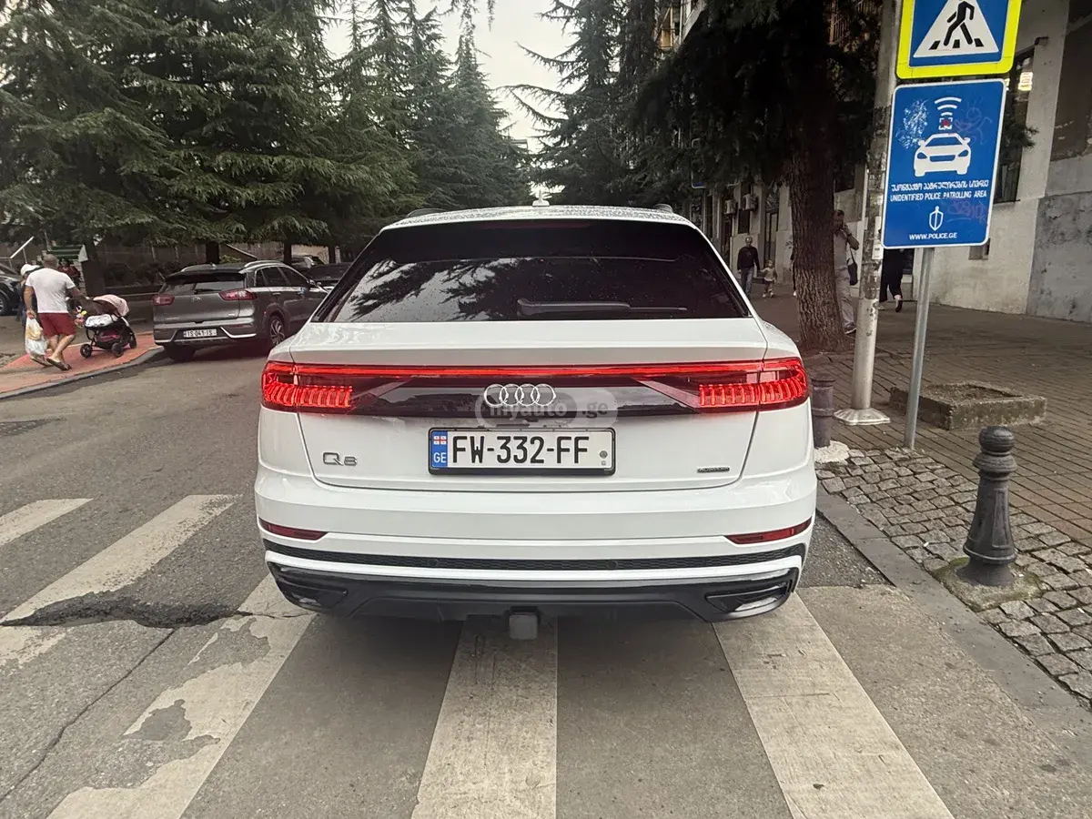 Audi Q8 2021 — photo 2