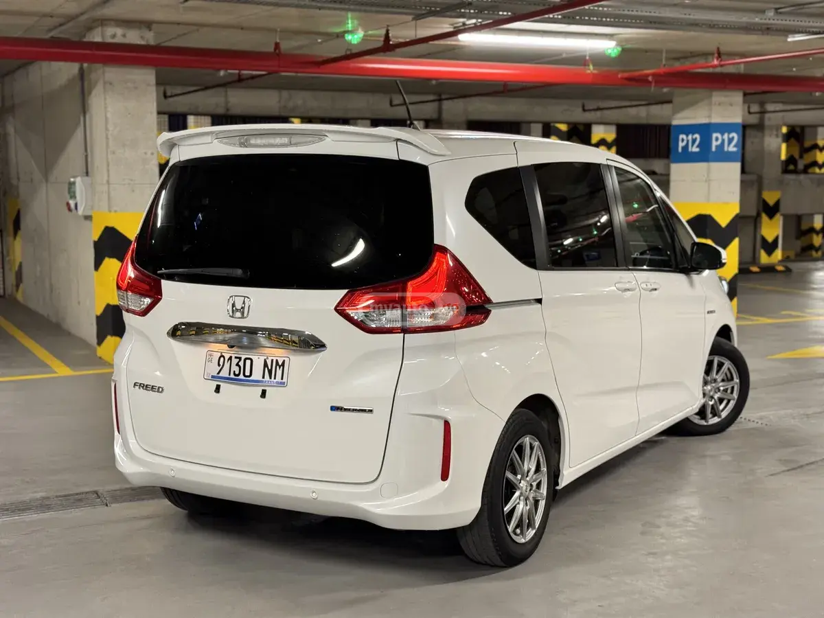 Honda Freed 2023 — photo 2