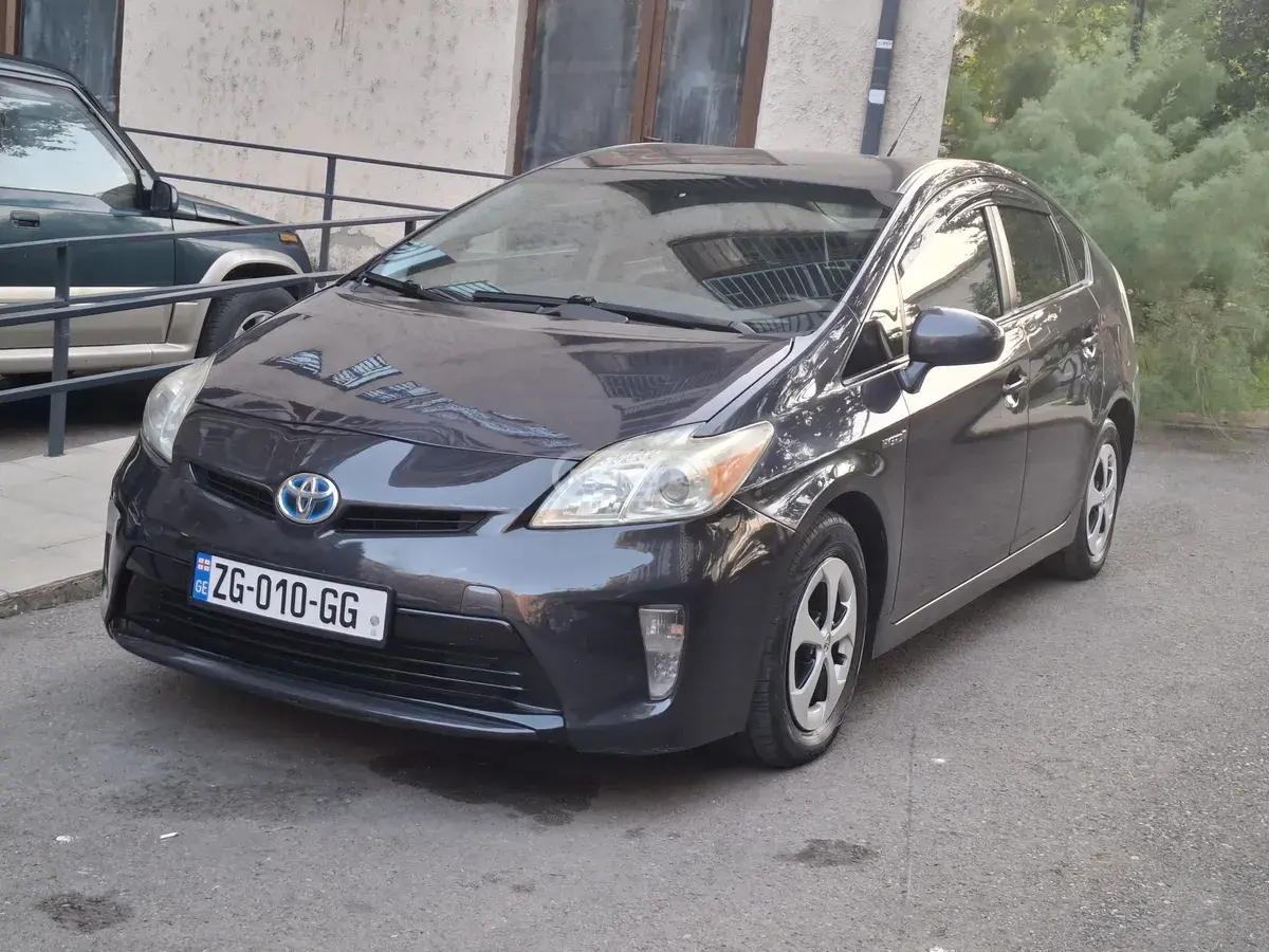 Toyota Prius 2010 — photo 2