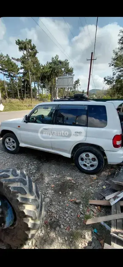Mitsubishi Pajero IO 1998 — photo 2