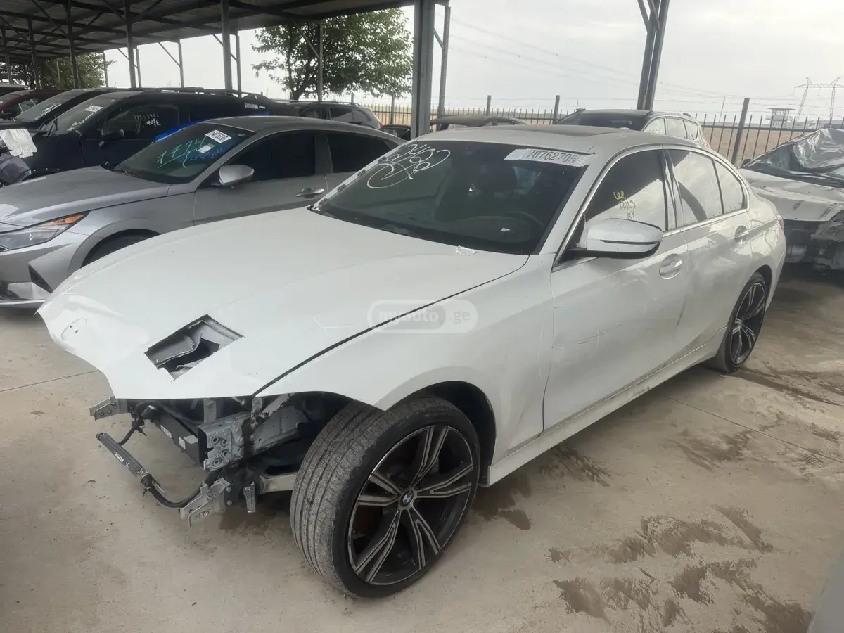 BMW 330