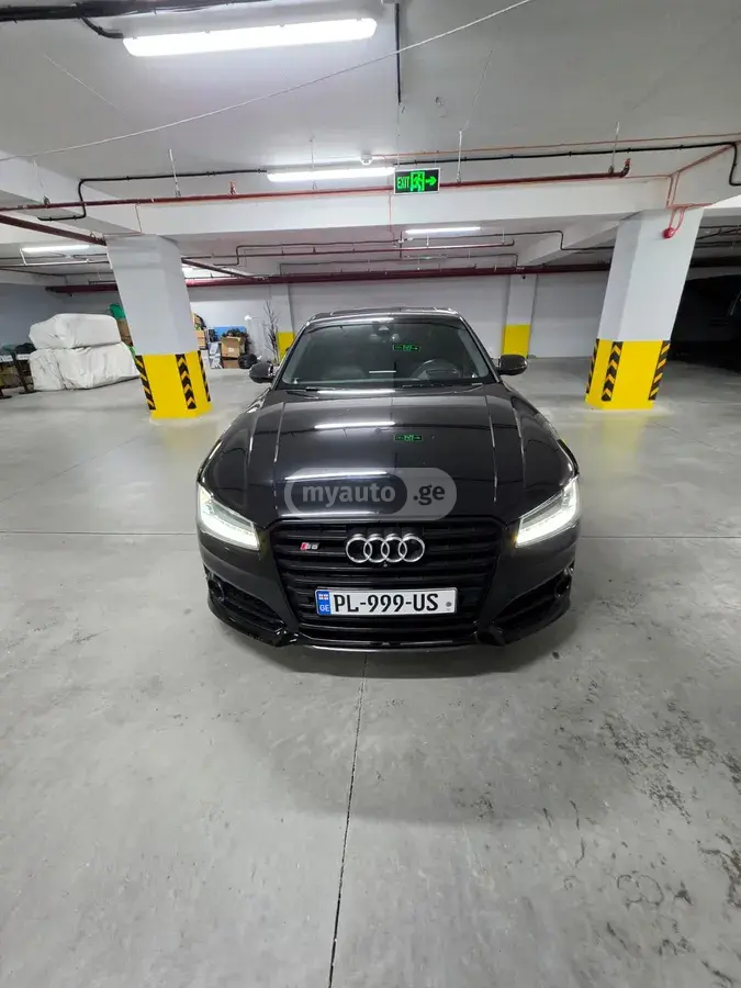 Audi S8