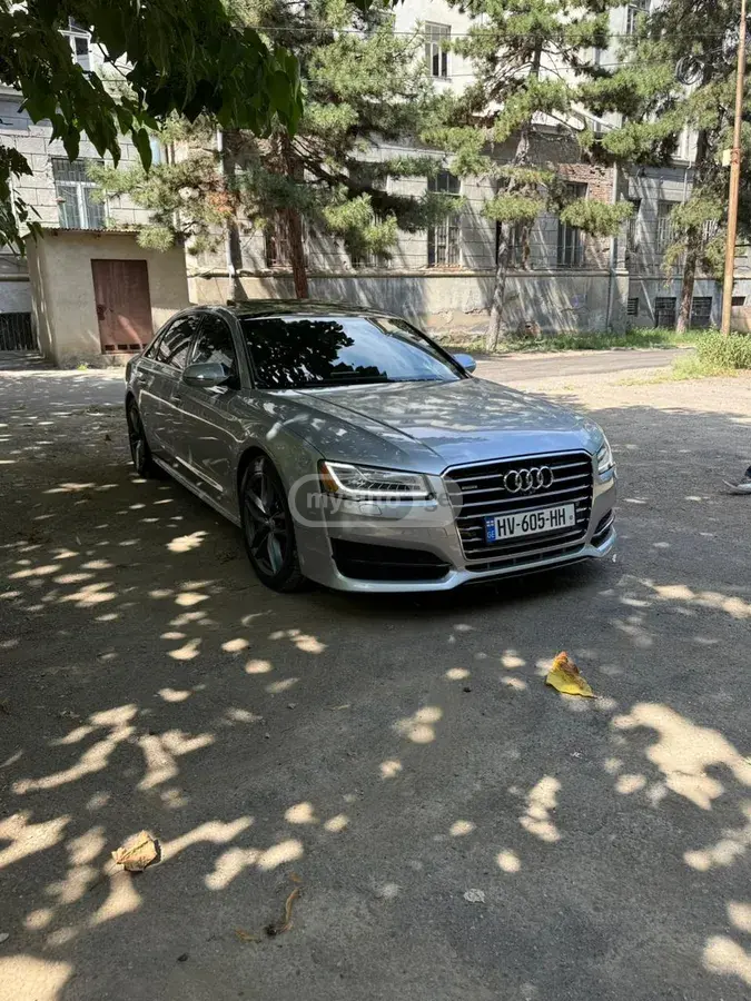 Audi A8