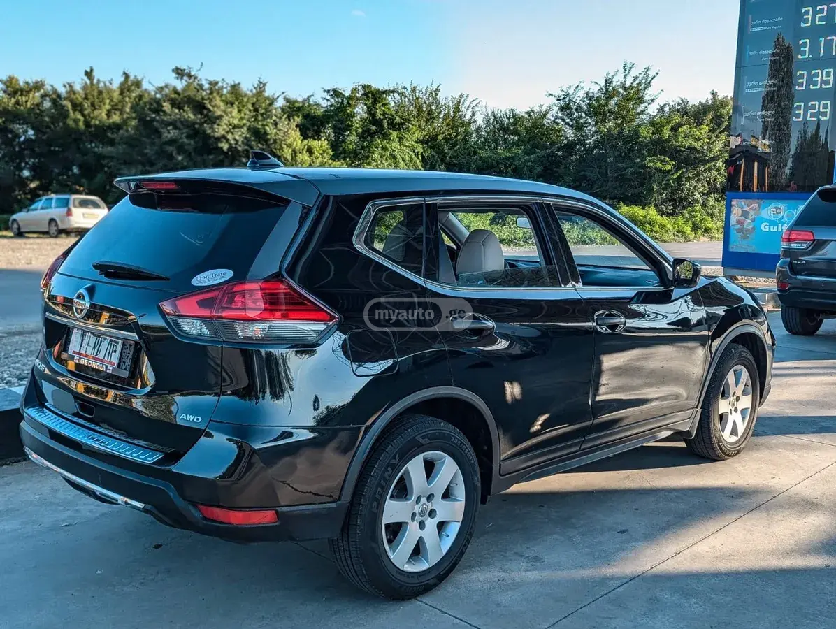 Nissan Rogue 2017 — photo 2