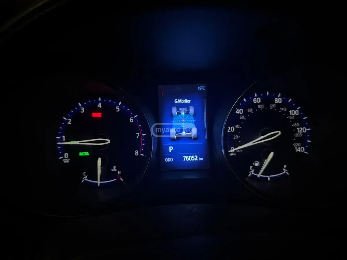 Toyota C-HR 2017 — photo 2