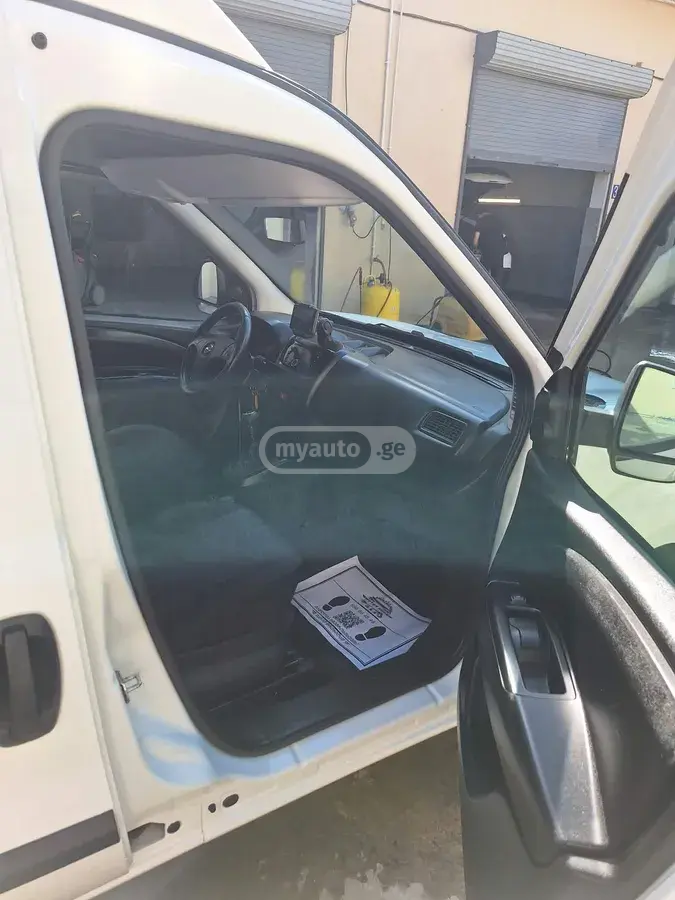 Opel Combo 2012 — photo 2