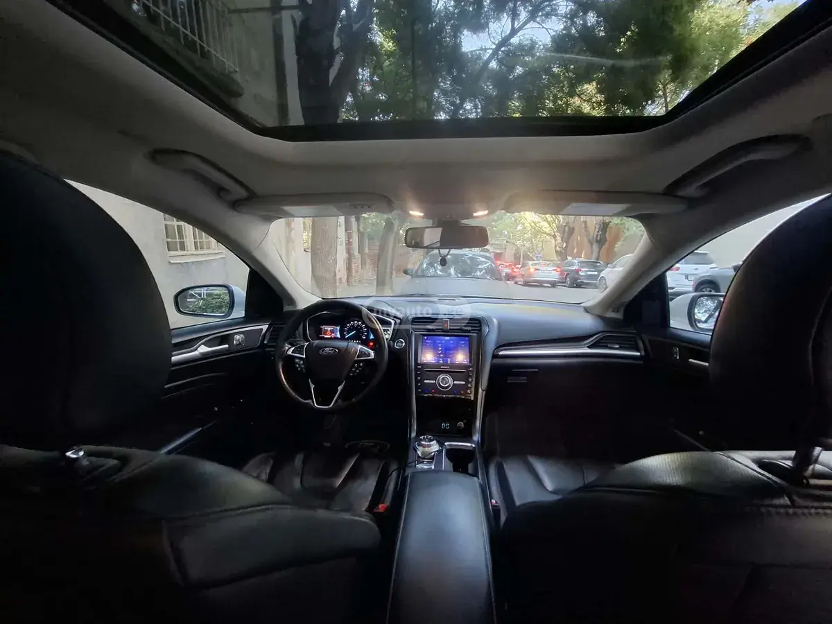 Ford Fusion 2019 — photo 2