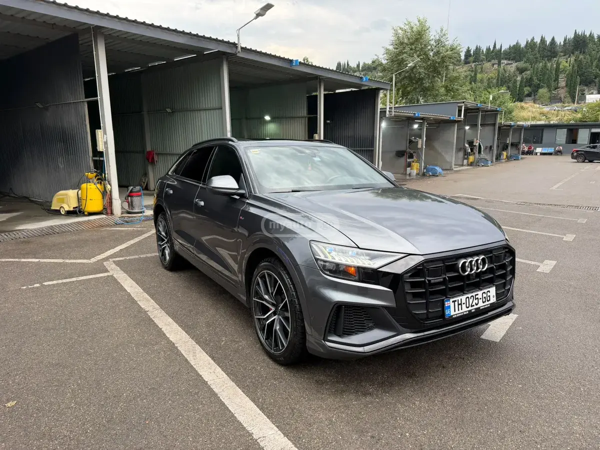 Audi Q8
