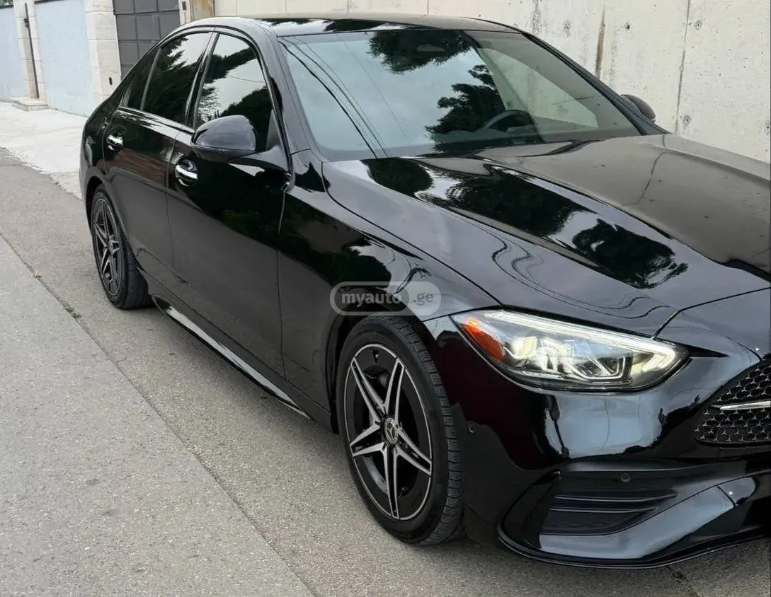 Mercedes-Benz C 300 2023 — photo 2