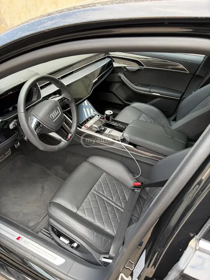 Audi S8 2025 — photo 2