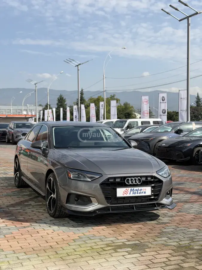 Audi A4 2020 — photo 2