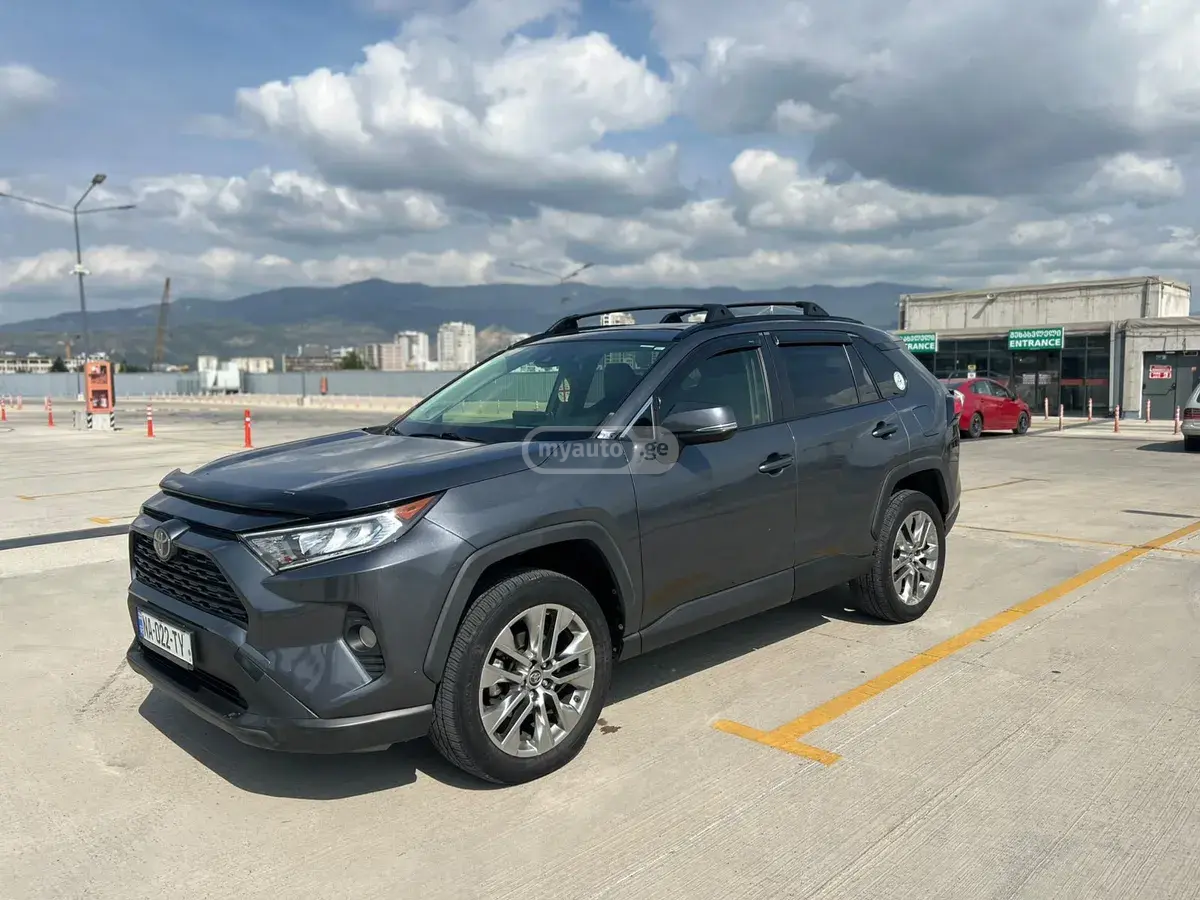 Toyota RAV4 2019 — photo 2