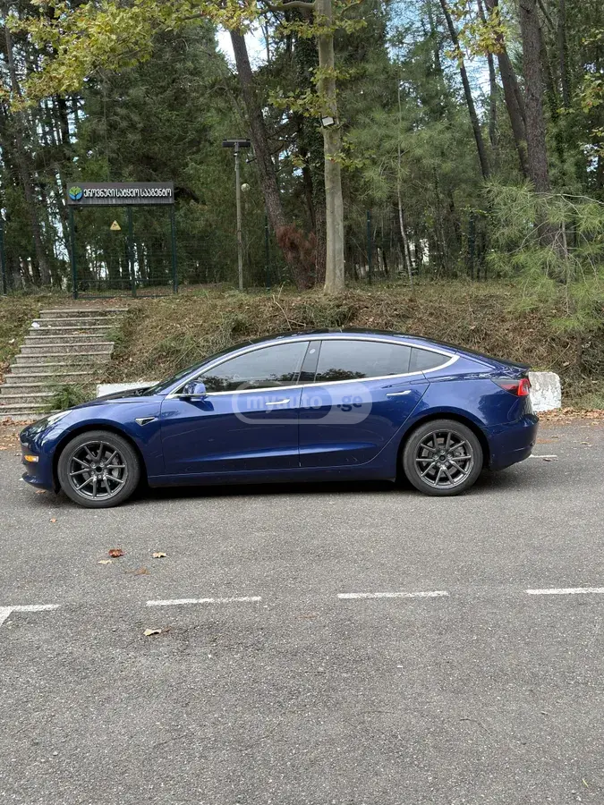 Tesla Model 3 2018 — photo 2