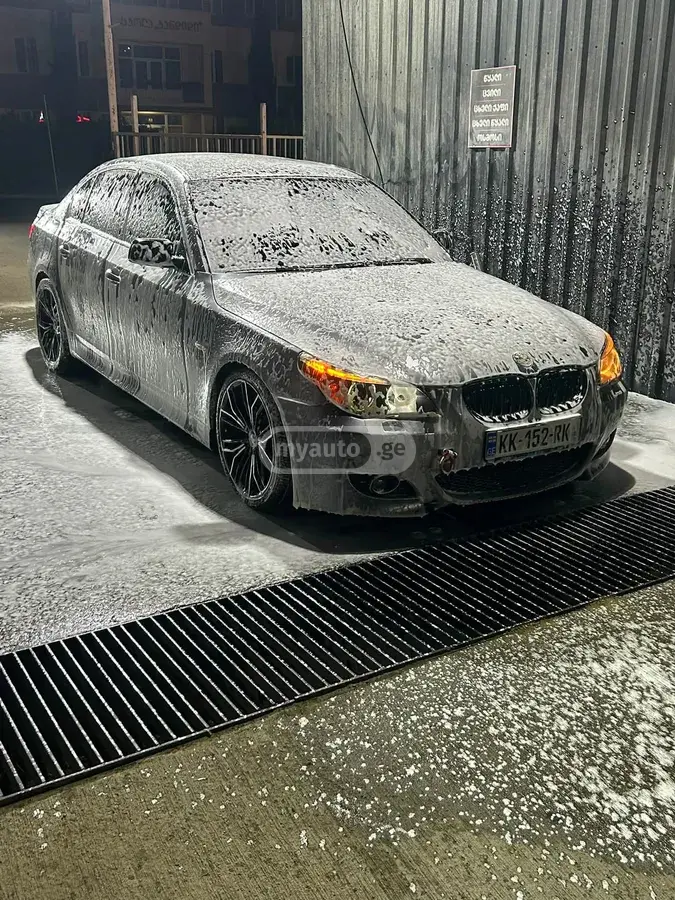 BMW 540 2004 — photo 2