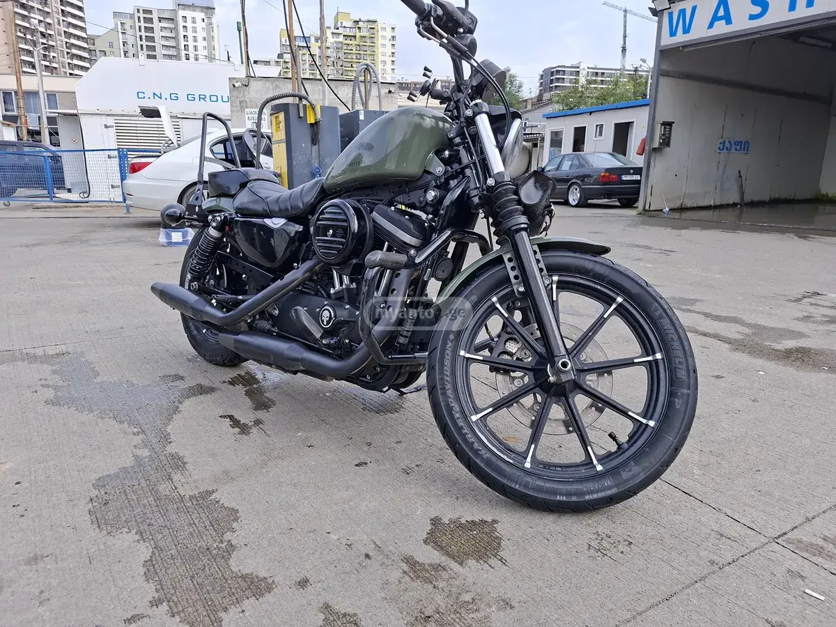 Harley-Davidson Sportster 883