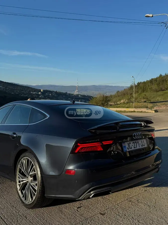 Audi A7 2018 — photo 2