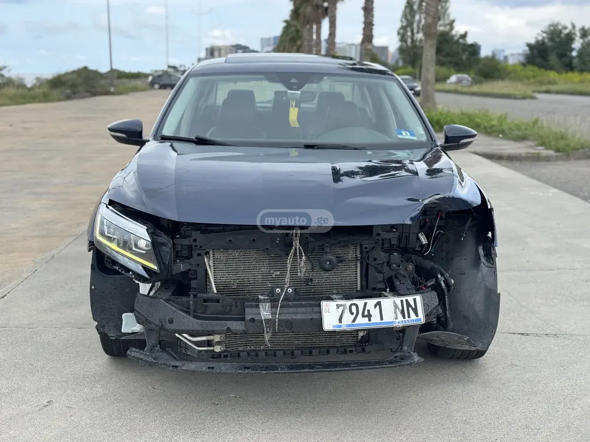 Volkswagen Passat 2020 — photo 2