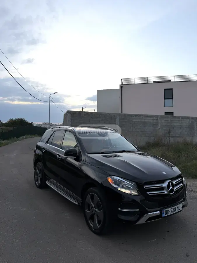 Mercedes-Benz GLE 350 2016 — photo 2