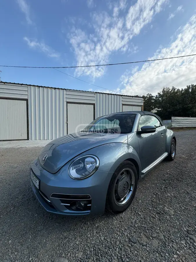 Volkswagen New Beetle 2016 — photo 2