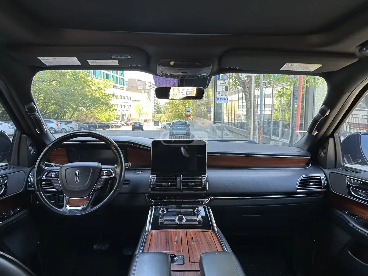 Cadillac Escalade 2018 — photo 2