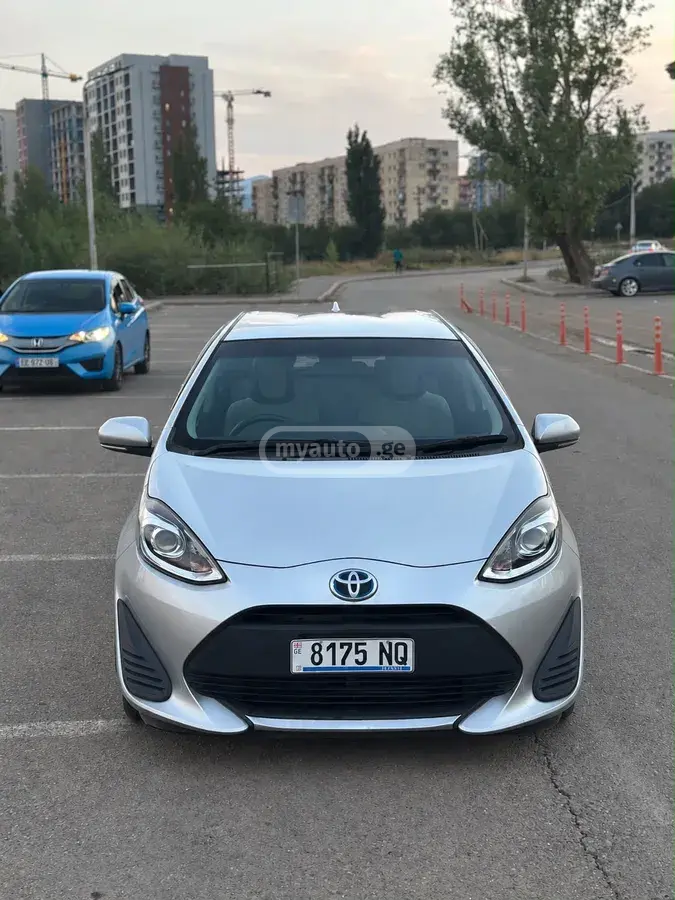 Toyota Aqua 2019 — photo 2