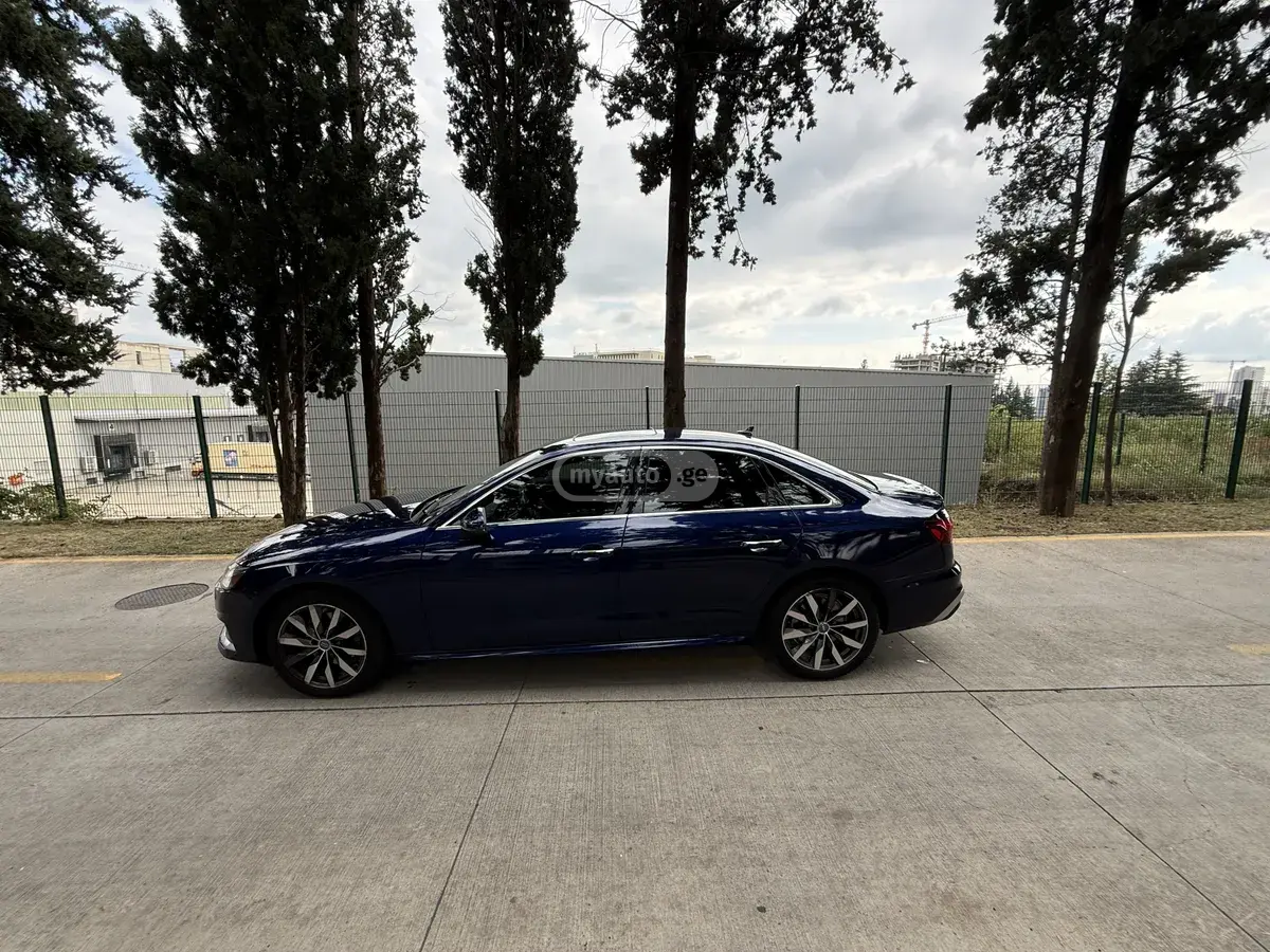 Audi A4 2020 — photo 2