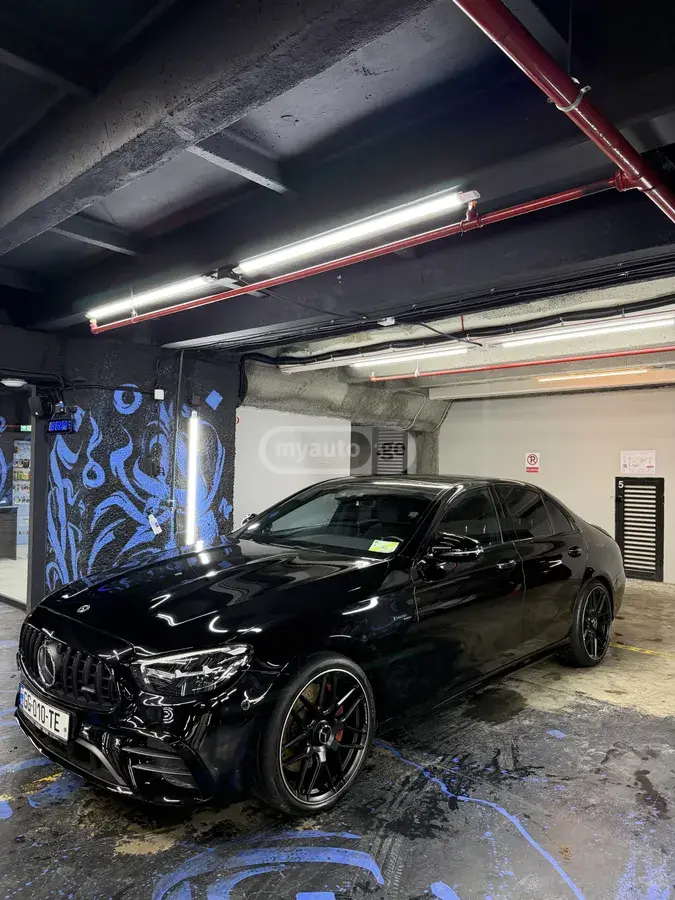 Mercedes-Benz E53 AMG