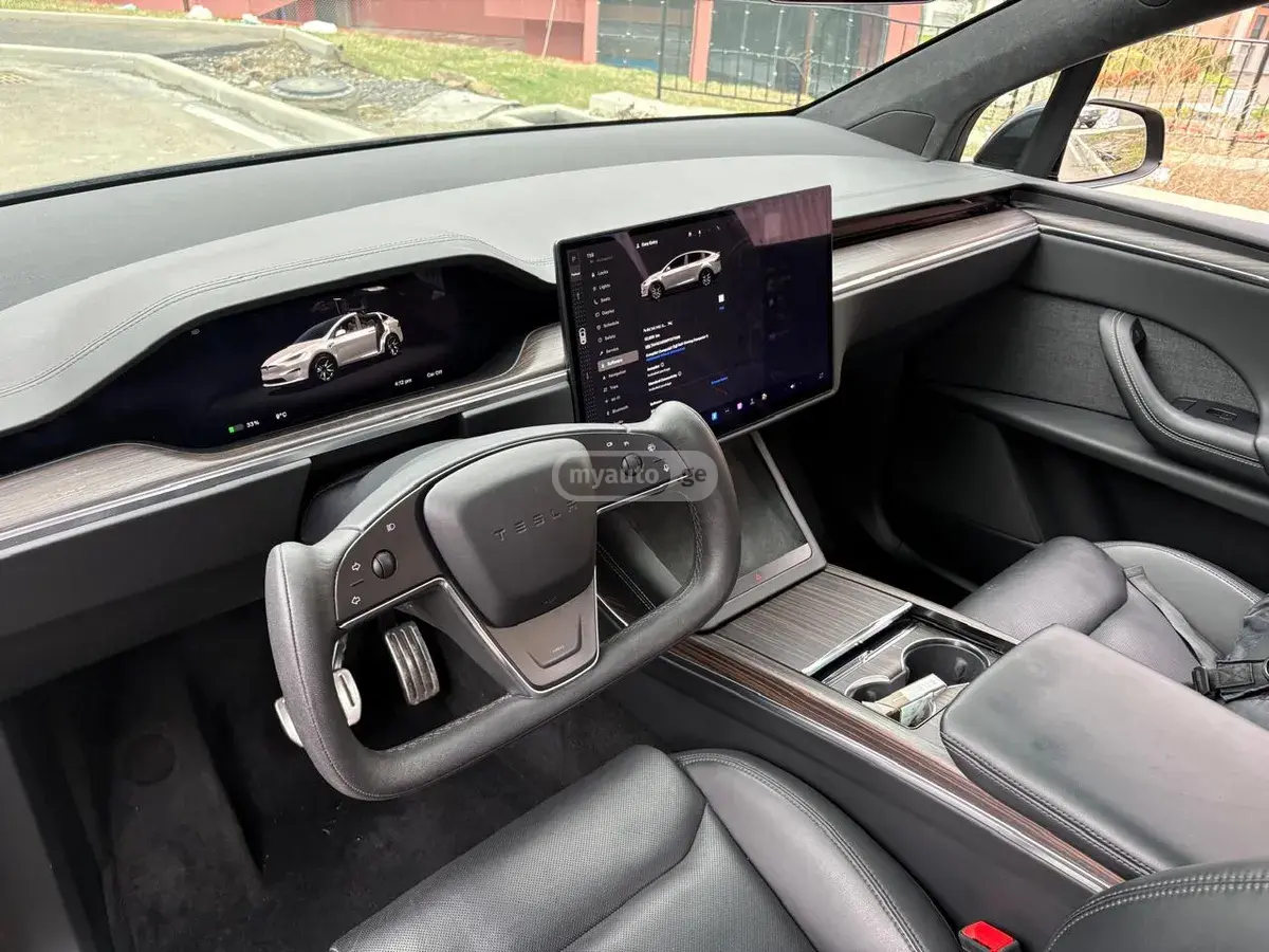 Tesla Model X 2023 — photo 2