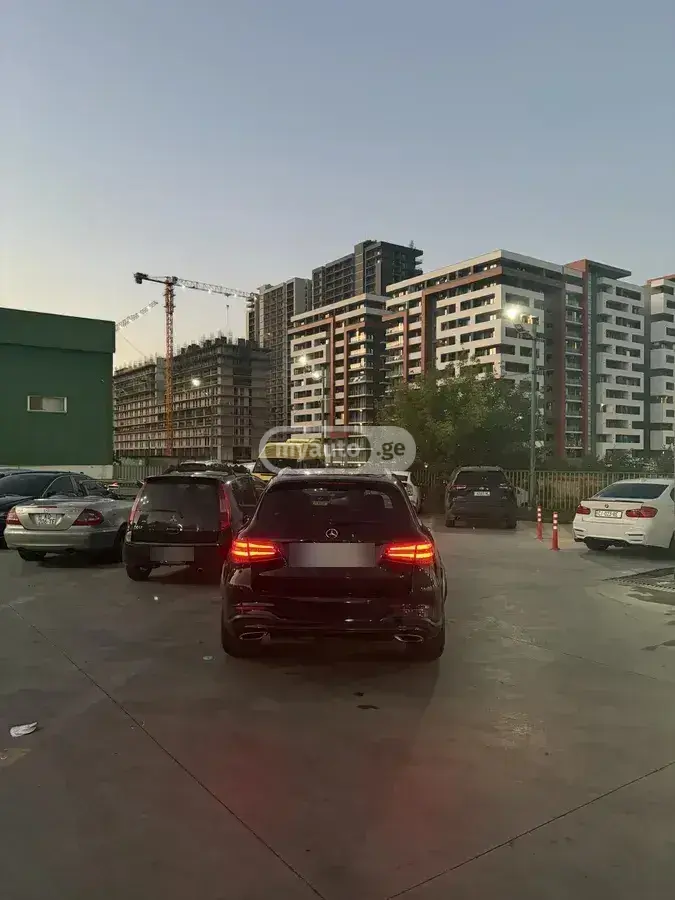 Mercedes-Benz GLC 300 2017 — photo 2