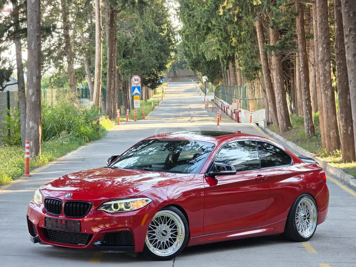 BMW M235