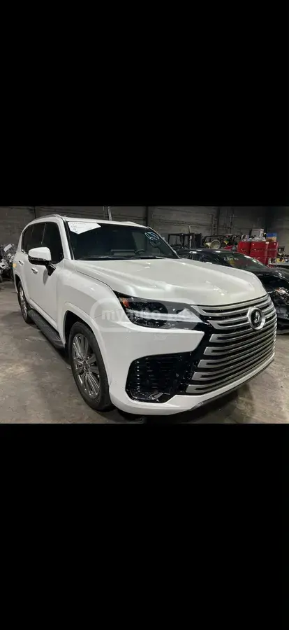 Lexus LX 600