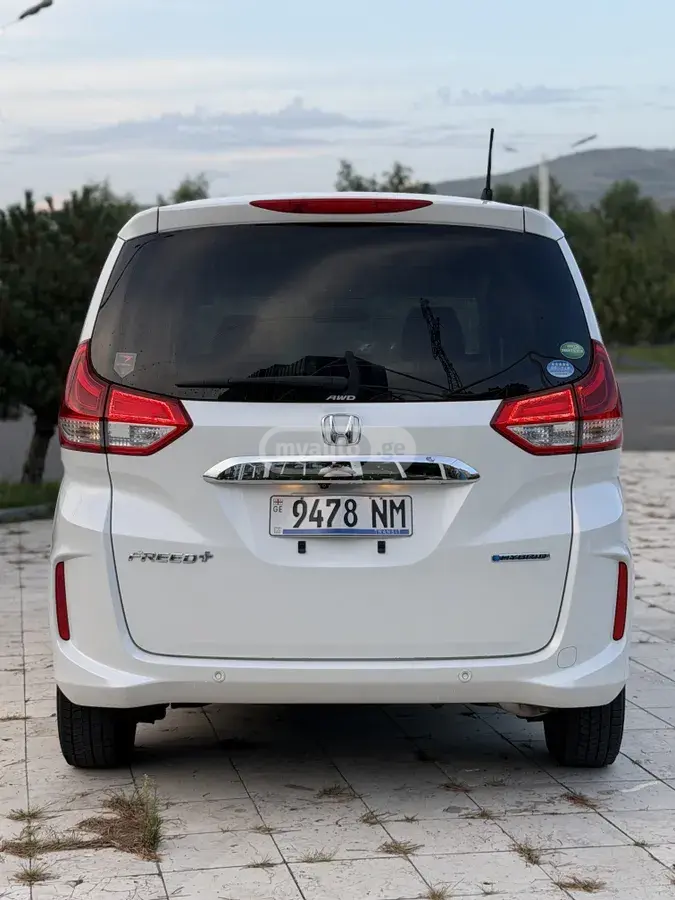 Honda Freed 2021 — photo 2