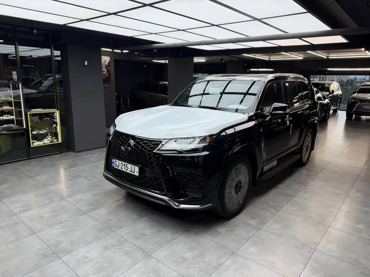 Lexus LX 500 2026 — photo 2
