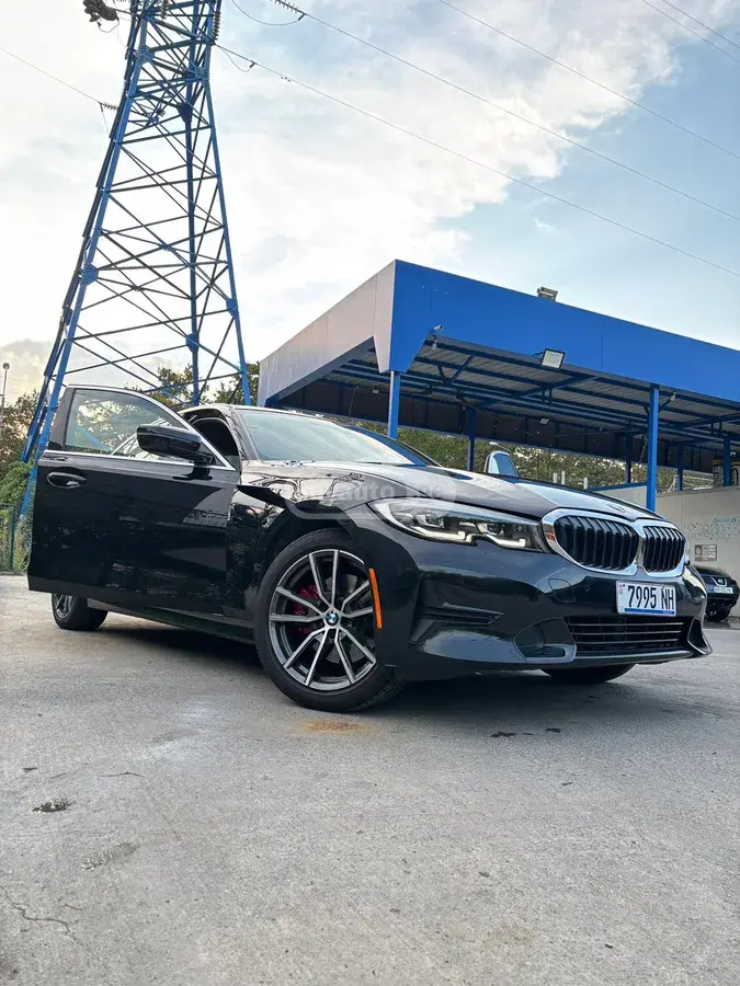 BMW 330 2020 — photo 2