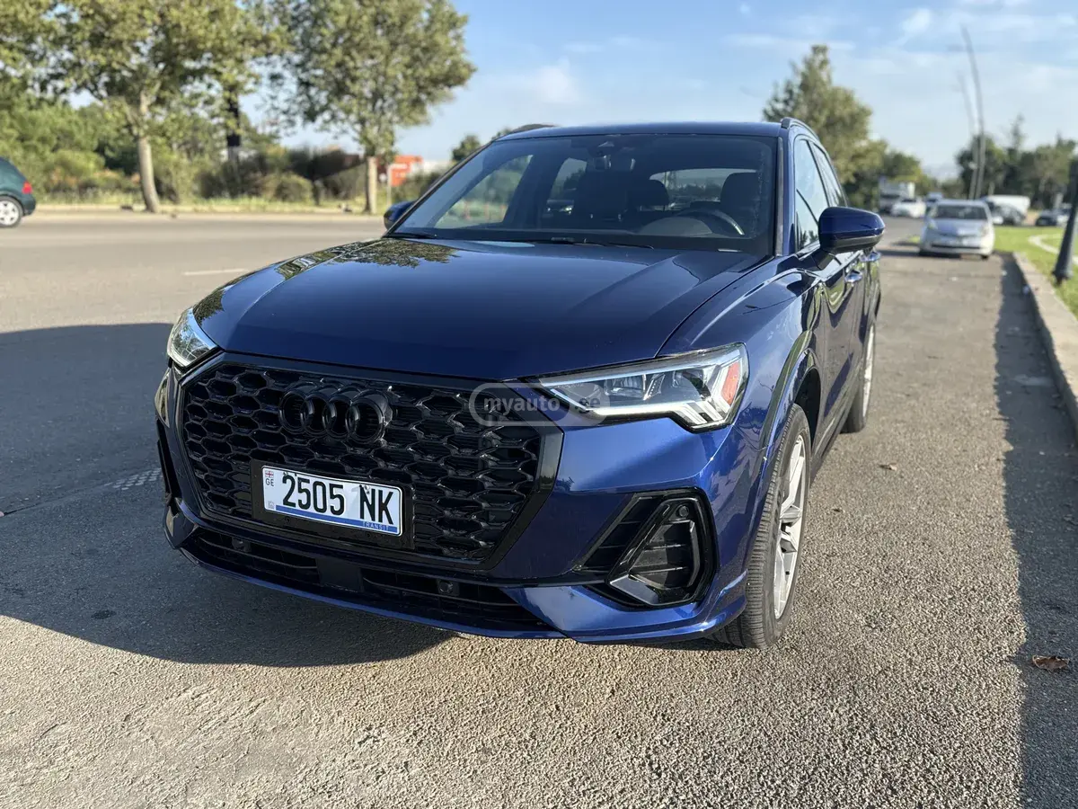 Audi Q3 2021 — photo 2
