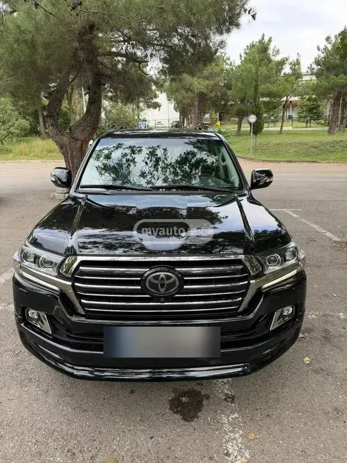 Toyota Land Cruiser 2017 — photo 2