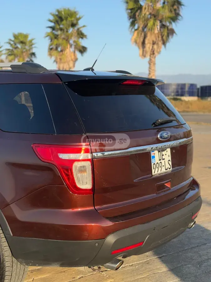 Ford Explorer 2015 — photo 2