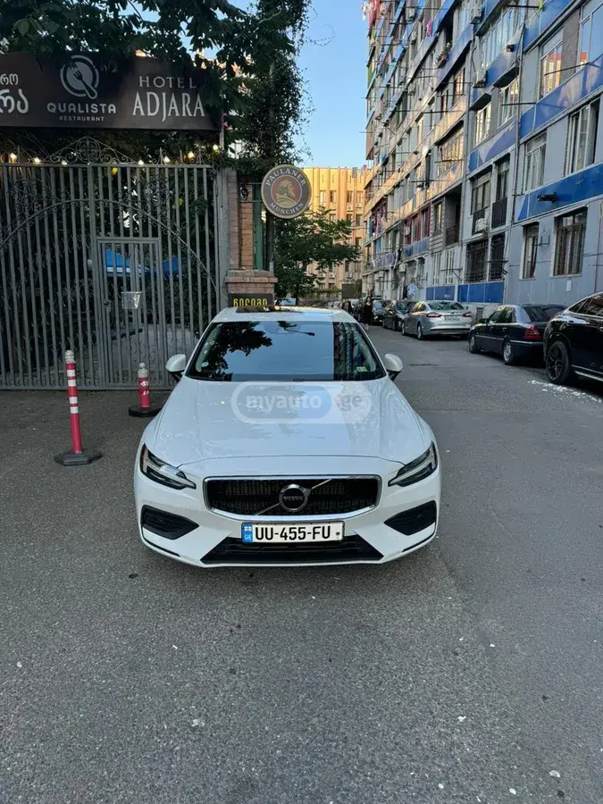 Volvo S60 2019 — photo 2