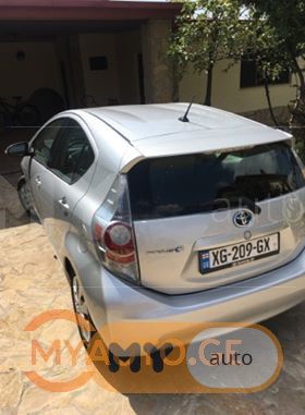 Toyota Prius C