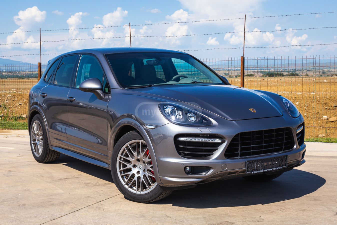 Porsche CAYENNE GTS 2012 — photo 2