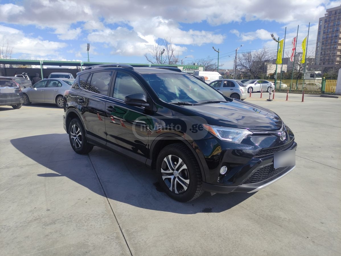 Toyota RAV4 2018 — photo 2