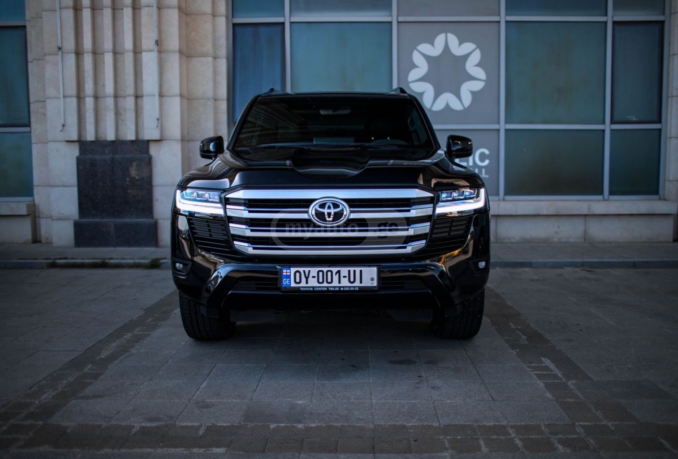Toyota Land Cruiser 2022 — photo 2