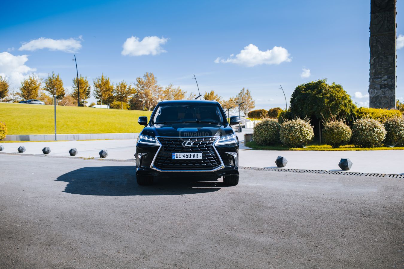 Lexus LX 450 2019 — photo 2