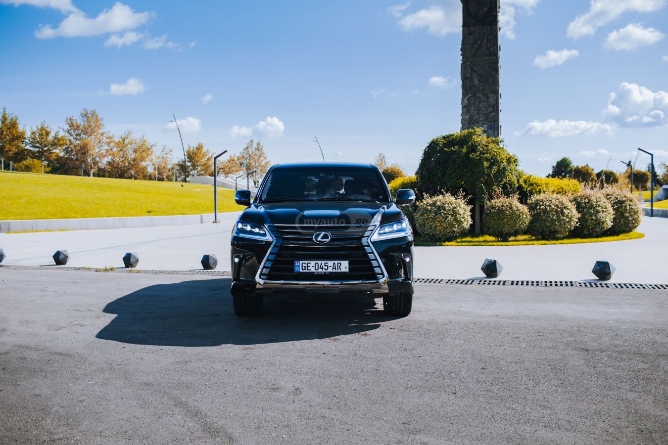 Lexus LX 450 2020 — photo 2