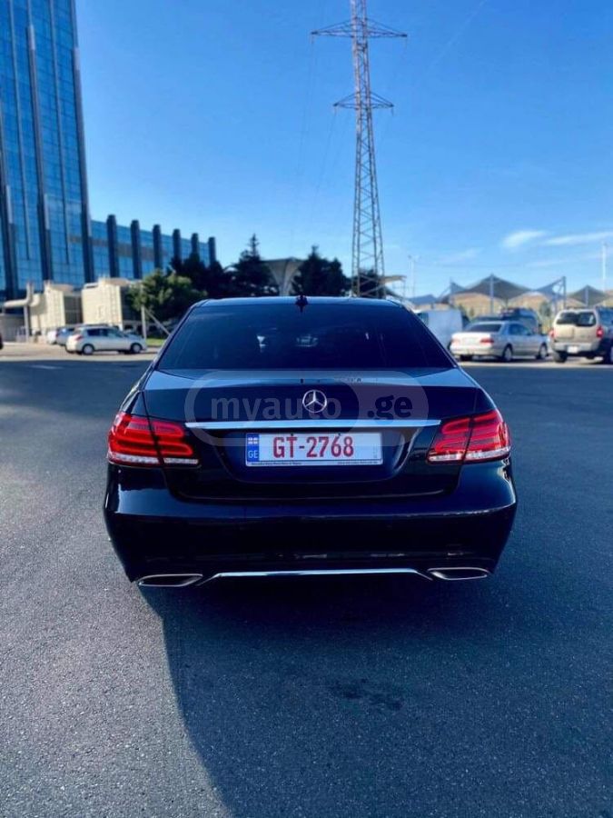 Mercedes-Benz E 220 2015 — photo 2