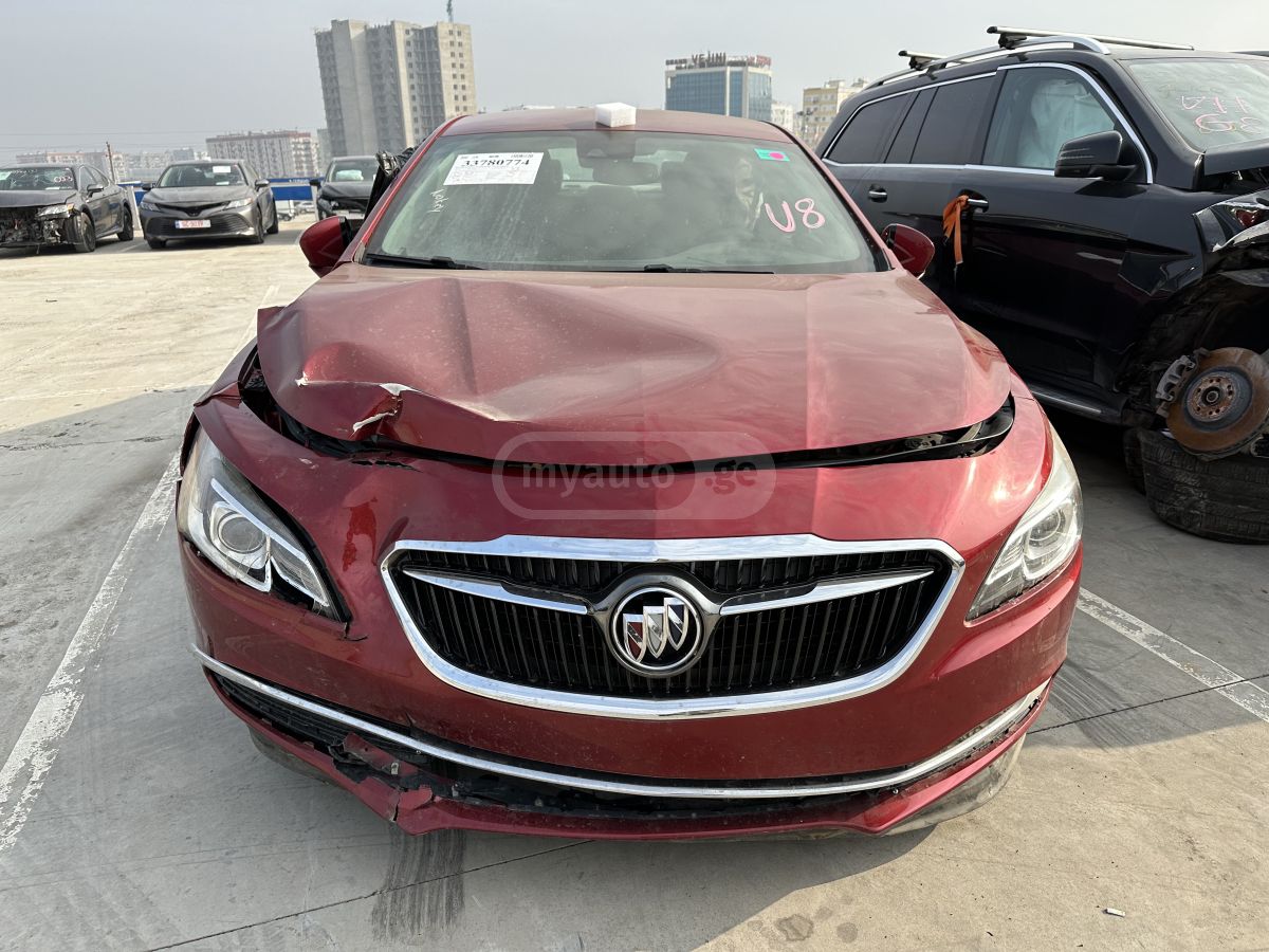 Buick Lacrose 2018 — photo 2