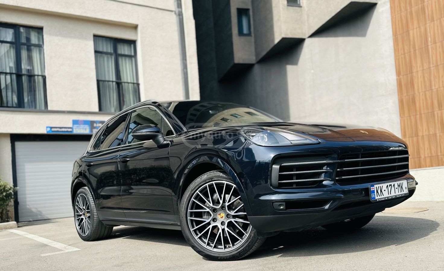 Porsche Cayenne 2020 — photo 2